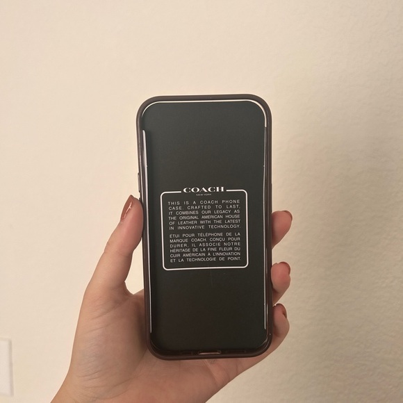 Coach Tea Rose iPhone 15 PRO Case, Compatible with MagSafe - Picture 13 of 14